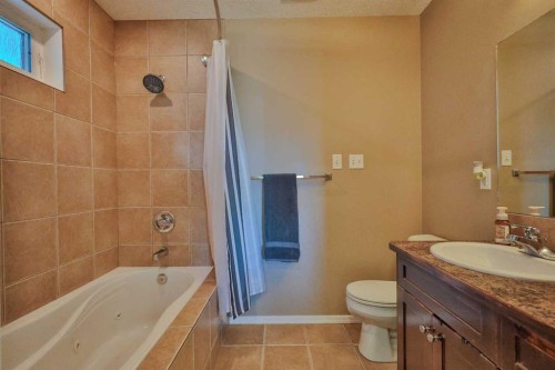 308 Tartan Circle West, Lethbridge, AB 