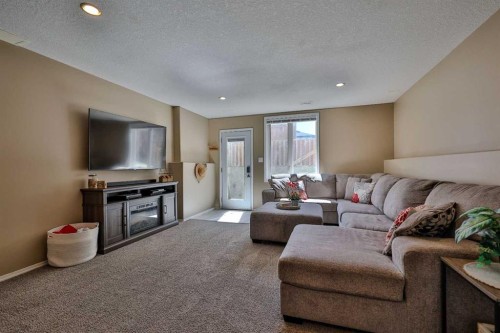 308 Tartan Circle West, Lethbridge, AB 