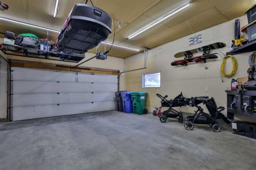 308 Tartan Circle West, Lethbridge, AB 