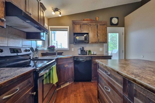 308 Tartan Circle West, Lethbridge, AB 