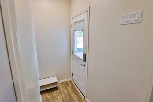 96 Oxford Road West, Lethbridge, AB - Indoor Photo Showing Other Room