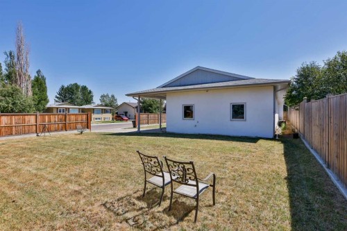 96 Oxford Road West, Lethbridge, AB - Outdoor