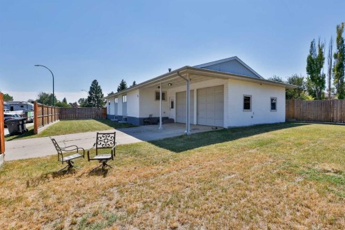 96 Oxford Road West, Lethbridge, AB - Outdoor