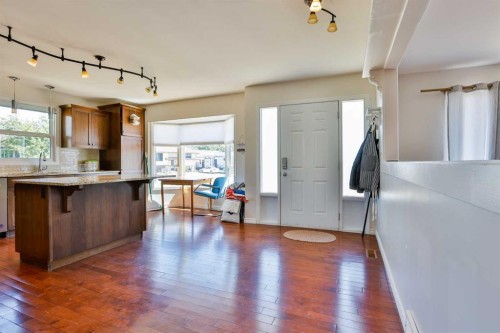 96 Oxford Road West, Lethbridge, AB - Indoor Photo Showing Kitchen