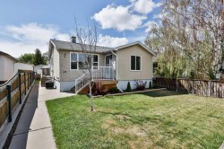 120 16 Street NORTHLethbridge, AB T1H 2Z5