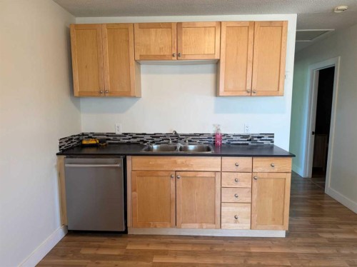127 2 Avenue North, Vauxhall, AB 