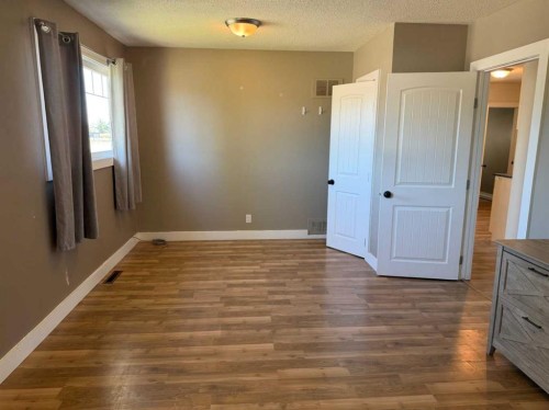 127 2 Avenue North, Vauxhall, AB 