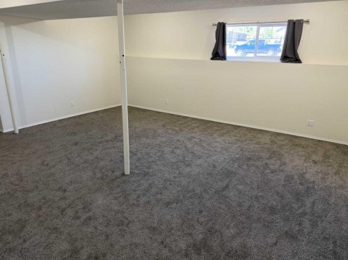 127 2 Avenue North, Vauxhall, AB 