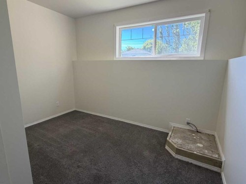 127 2 Avenue North, Vauxhall, AB 
