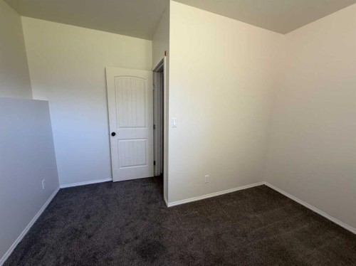 127 2 Avenue North, Vauxhall, AB 