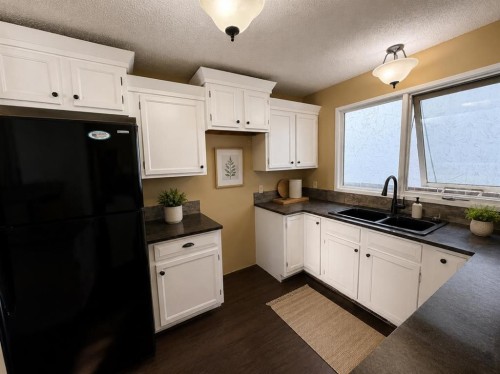 185 Pensacola Court West, Lethbridge, AB 