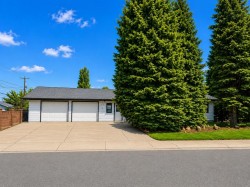 2015 24 Street SOUTHLethbridge, AB T1K 2M6
