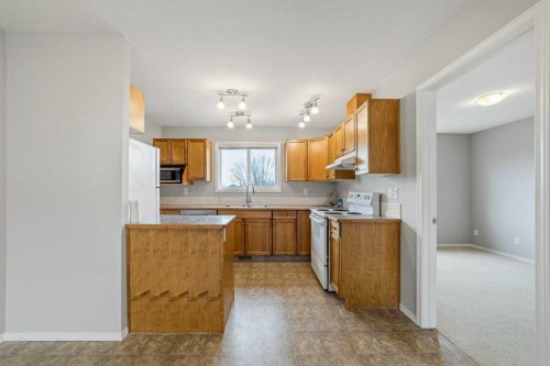 3-105 Silkstone Road West, Lethbridge, AB 