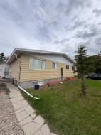 62 Carleton Road WESTLethbridge, AB T1K 3X5