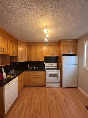 62 Carleton Road West, Lethbridge, AB 