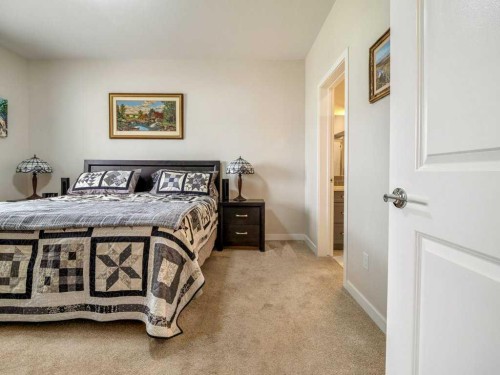 1-322 Northlander Bend West, Lethbridge, AB - Indoor Photo Showing Bedroom