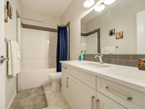 1-322 Northlander Bend West, Lethbridge, AB - Indoor Photo Showing Bathroom