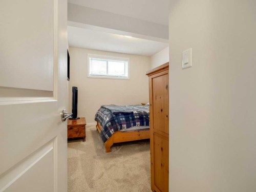 1-322 Northlander Bend West, Lethbridge, AB - Indoor Photo Showing Bedroom