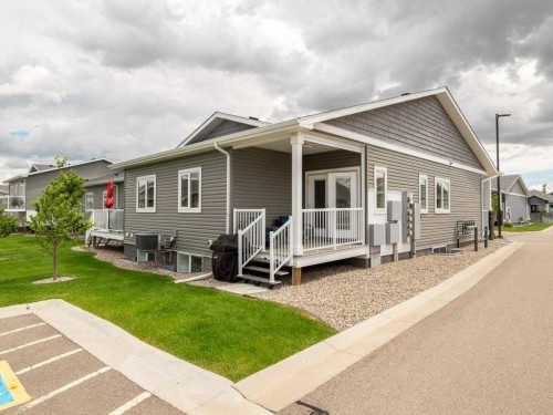 1-322 Northlander Bend West, Lethbridge, AB - Outdoor