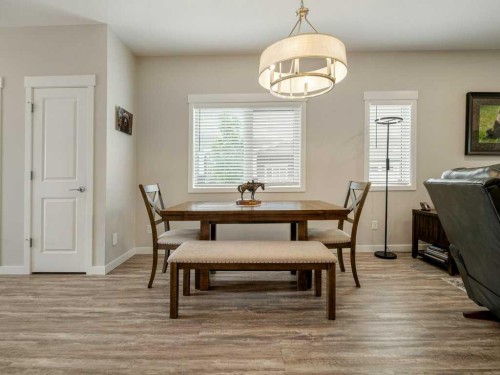 1-322 Northlander Bend West, Lethbridge, AB - Indoor Photo Showing Dining Room