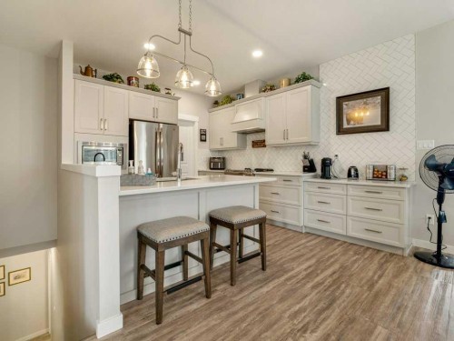1-322 Northlander Bend West, Lethbridge, AB - Indoor Photo Showing Kitchen With Upgraded Kitchen