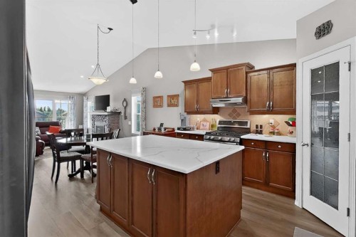 65 Canyoncrest Point West, Lethbridge, AB 