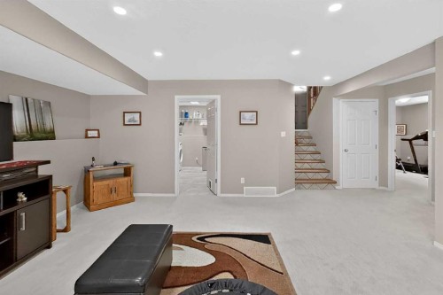 65 Canyoncrest Point West, Lethbridge, AB 