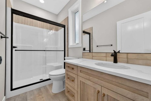 74 Riverpark Boulevard West, Lethbridge, AB - Indoor Photo Showing Bathroom