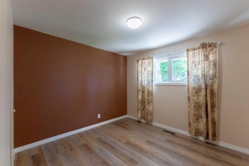 2206 5A Avenue North, Lethbridge, AB 