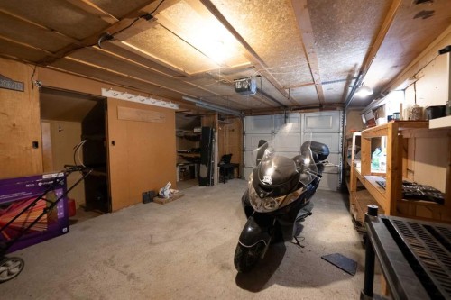 2206 5A Avenue North, Lethbridge, AB 