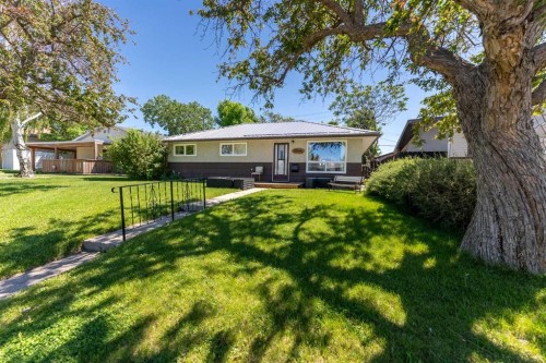 2206 5A Avenue North, Lethbridge, AB 