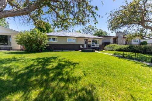 2206 5A Avenue North, Lethbridge, AB 
