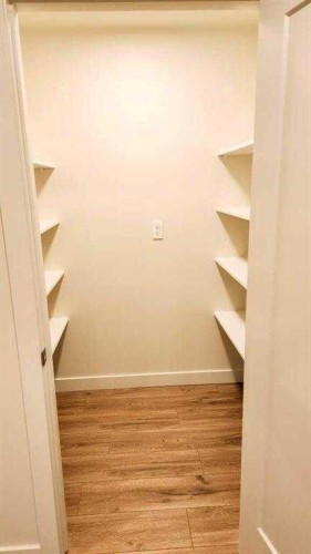 331-102 Scenic Drive North, Lethbridge, AB - Indoor