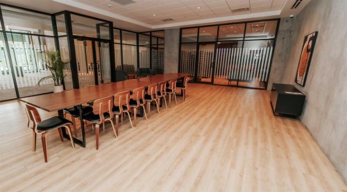 331-102 Scenic Drive North, Lethbridge, AB - Indoor