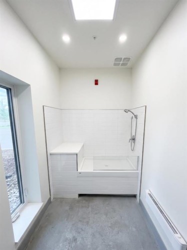 331-102 Scenic Drive North, Lethbridge, AB - Indoor Photo Showing Other Room