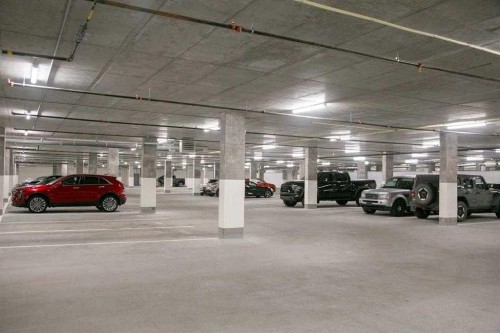 331-102 Scenic Drive North, Lethbridge, AB - Indoor Photo Showing Garage