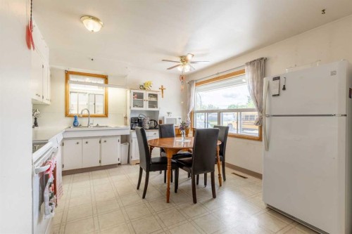 2305 7 Avenue North, Lethbridge, AB 