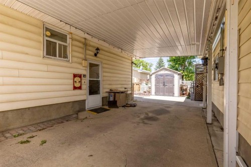 2305 7 Avenue North, Lethbridge, AB 