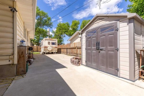 2305 7 Avenue North, Lethbridge, AB 
