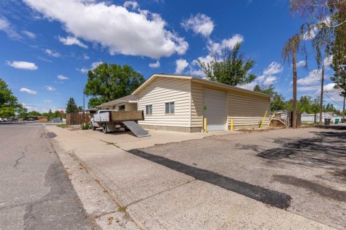 2305 7 Avenue North, Lethbridge, AB 