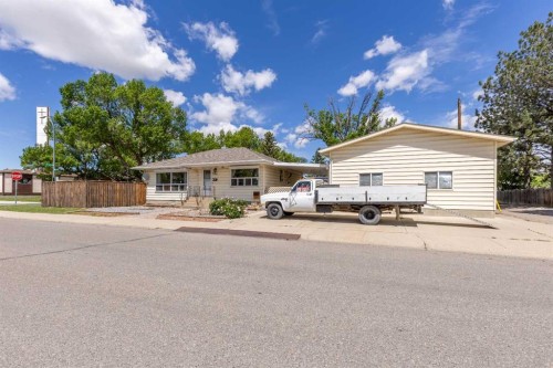 2305 7 Avenue North, Lethbridge, AB 