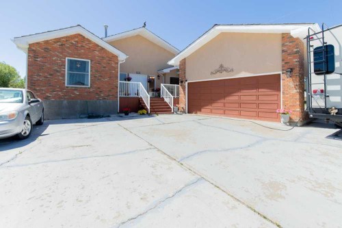 214 3 Street WEST Cardston, AB T0K 0K0