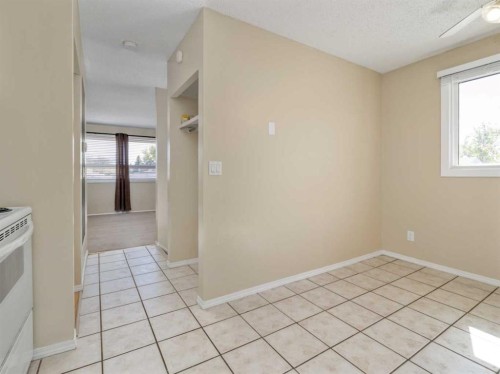 2-269 Laval Boulevard West, Lethbridge, AB 
