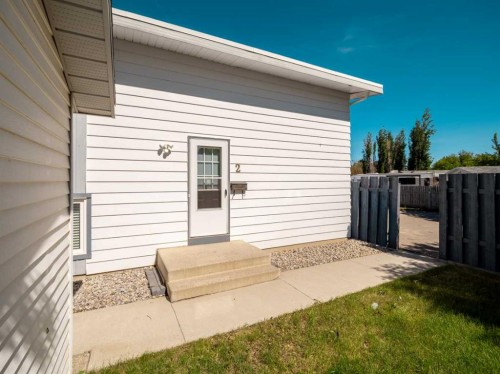 2-269 Laval Boulevard West, Lethbridge, AB 