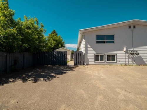 2-269 Laval Boulevard West, Lethbridge, AB 