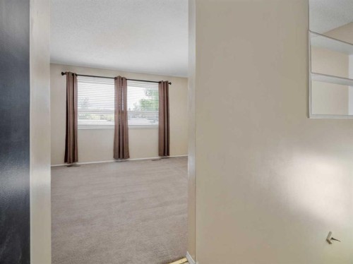 2-269 Laval Boulevard West, Lethbridge, AB 