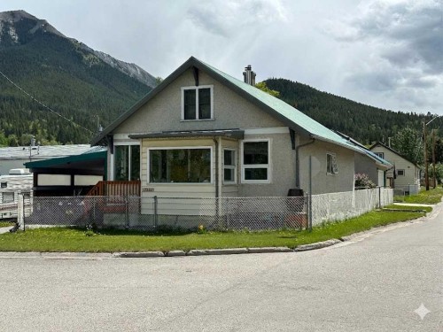 13202 19 Avenue, Blairmore, AB 