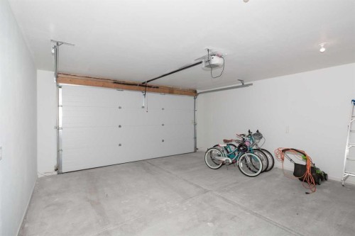 80 Blackwolf Lane North, Lethbridge, AB 