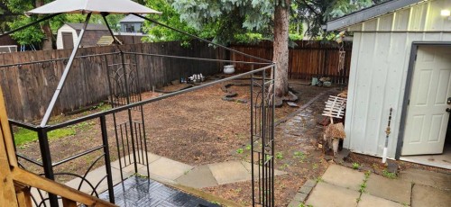 526 33 Street South, Lethbridge, AB 