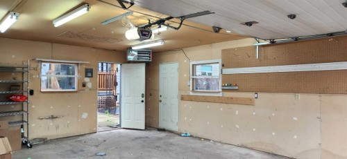526 33 Street South, Lethbridge, AB 
